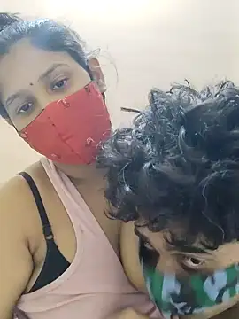 Snapshot of IND_COUPLE1 chatting on December 9, 2024, 12:08 pm IND COUPLE1 online show from December 9, 2024, 12:08 pm