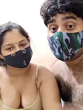 Snapshot of IND_COUPLE1 chatting on December 28, 2024, 9:19 pm IND COUPLE1 online show from December 28, 2024, 9:19 pm