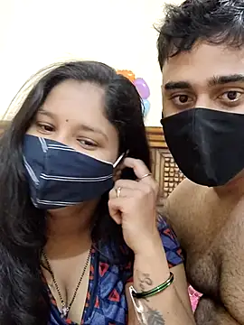 Snapshot of IND_COUPLE1 chatting on February 13, 2025, 3:29 am IND COUPLE1 online show from February 13, 2025, 3:29 am