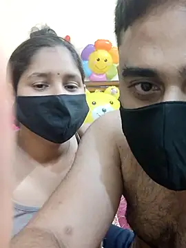 Snapshot of IND_COUPLE1 chatting on March 1, 2025, 8:31 pm IND COUPLE1 online show from March 1, 2025, 8:31 pm