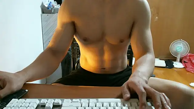 Snapshot of Stellan_0412 chatting on May 9, 2026, 4:56 pm Stellan 0412 online show from May 9, 2026, 4:56 pm
