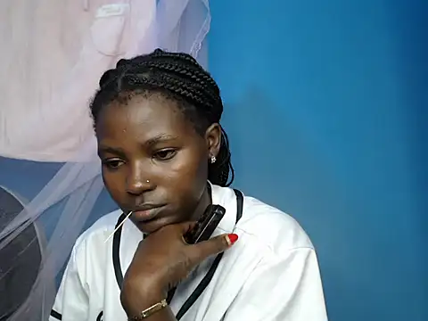 Snapshot of TrishaKalid chatting on November 18, 2025, 8:02 pm TrishaKalid online show from November 18, 2025, 8:02 pm