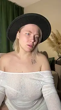 Charming Daphny online show from April 9, 2026, 6:02 am