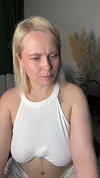 Charming Daphny online show from May 16, 2026, 6:54 am