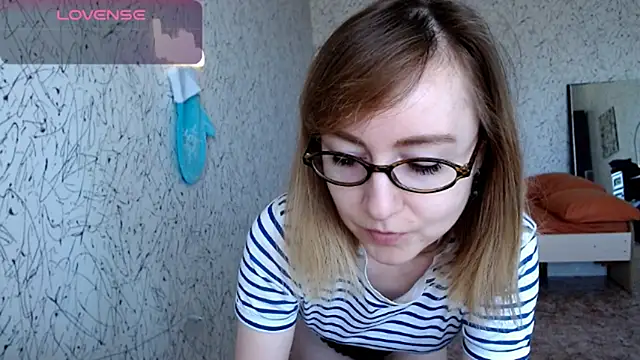 Athena Richards online show from April 15, 2026, 8:54 am