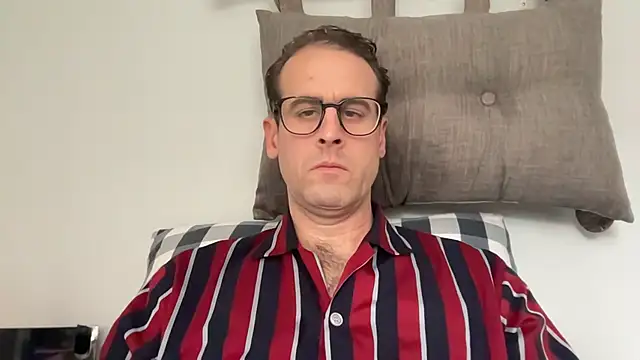 Snapshot of StarrMan99 chatting on December 24, 2024, 2:01 pm StarrMan99 online show from December 24, 2024, 2:01 pm