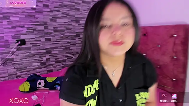 skyhotgirll online show from January 18, 2025, 9:45 pm