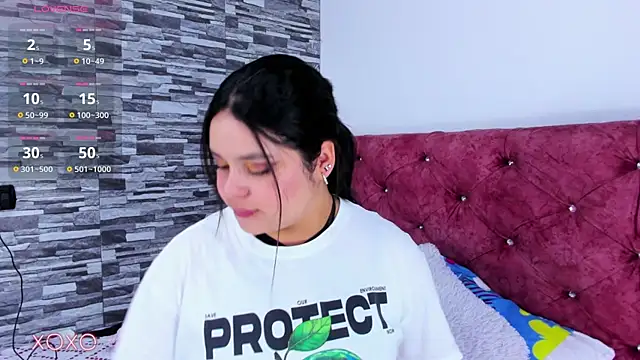 skyhotgirll online show from February 26, 2025, 5:50 pm