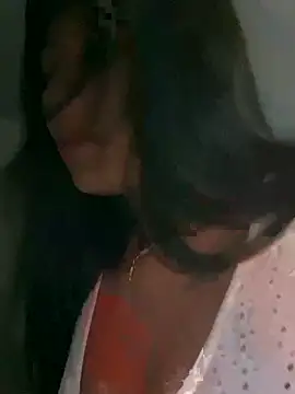 Snapshot of luisa16xxx chatting on December 24, 2024, 1:06 am luisa16xxx online show from December 24, 2024, 1:06 am