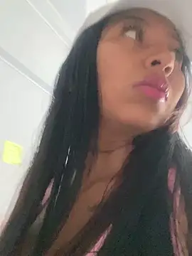 Snapshot of luisa16xxx chatting on February 26, 2025, 9:05 pm luisa16xxx online show from February 26, 2025, 9:05 pm