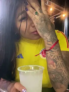 Snapshot of luisa16xxx chatting on March 21, 2025, 12:18 am luisa16xxx online show from March 21, 2025, 12:18 am