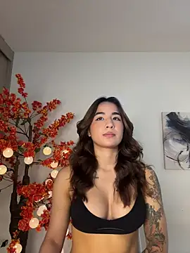 VictoriaHiill online show from March 3, 2026, 4:02 pm