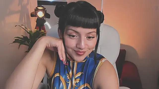 nahiapaws online show from September 13, 2025, 5:35 pm