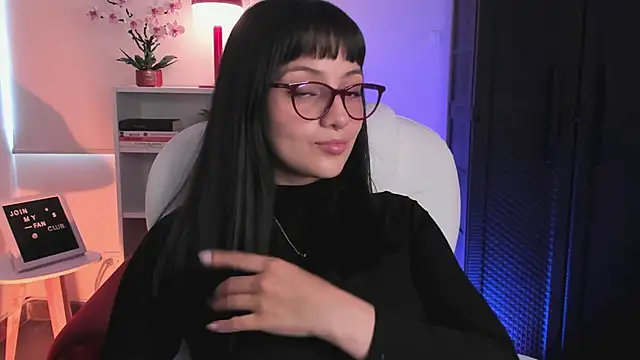 nahiapaws online show from March 28, 2026, 10:42 pm