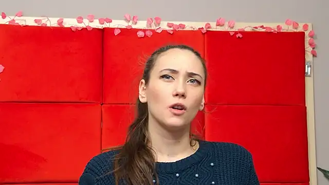 Snapshot of AliceMunro chatting on January 25, 2025, 9:57 pm AliceMunro online show from January 25, 2025, 9:57 pm