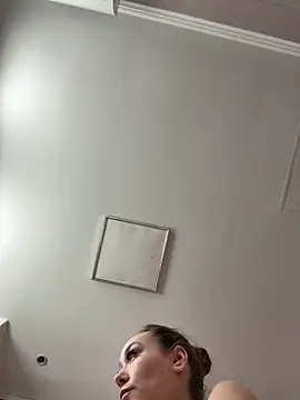 Snapshot of AliceMunro chatting on March 8, 2025, 9:40 pm AliceMunro online show from March 8, 2025, 9:40 pm