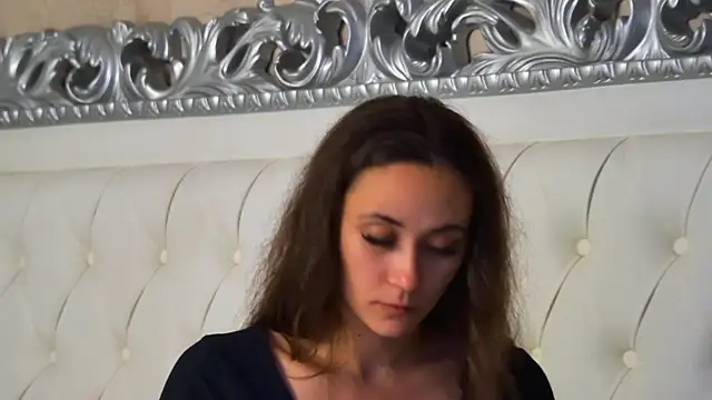 Snapshot of AliceMunro chatting on September 10, 2025, 7:03 pm AliceMunro online show from September 10, 2025, 7:03 pm