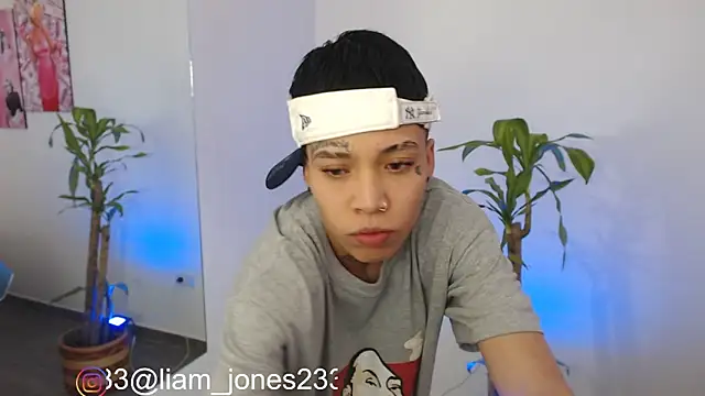 Jonesliam23 online show from December 7, 2024, 6:37 pm