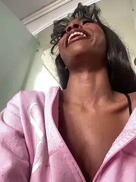 Snapshot of adaraSmiith chatting on December 11, 2024, 5:59 pm adaraSmiith online show from December 11, 2024, 5:59 pm