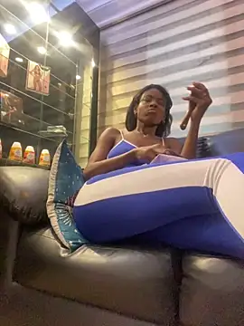 Snapshot of adaraSmiith chatting on December 17, 2024, 11:17 am adaraSmiith online show from December 17, 2024, 11:17 am