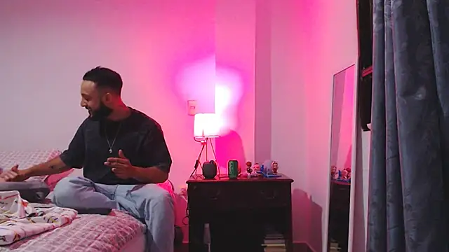 Snapshot of Sanit_Di chatting on March 12, 2026, 3:12 am Sanit Di online show from March 12, 2026, 3:12 am