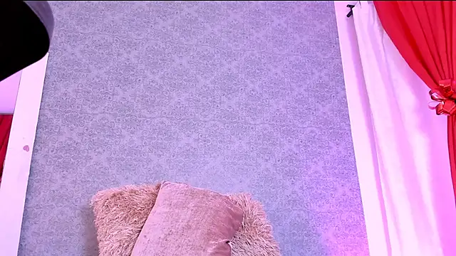 Snapshot of CatrinaRossi chatting on December 23, 2024, 2:13 am CatrinaRossi online show from December 23, 2024, 2:13 am