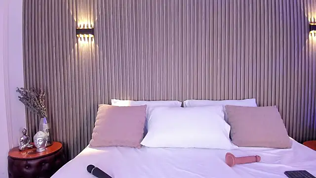 HannaKarson online show from April 11, 2026, 4:06 am