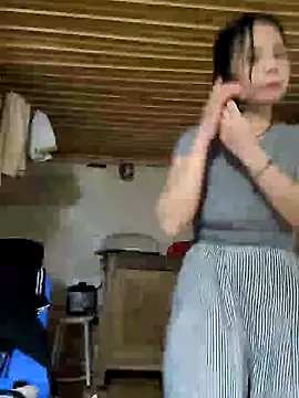 Snapshot of Tinease chatting on March 6, 2025, 4:52 am Tinease online show from March 6, 2025, 4:52 am