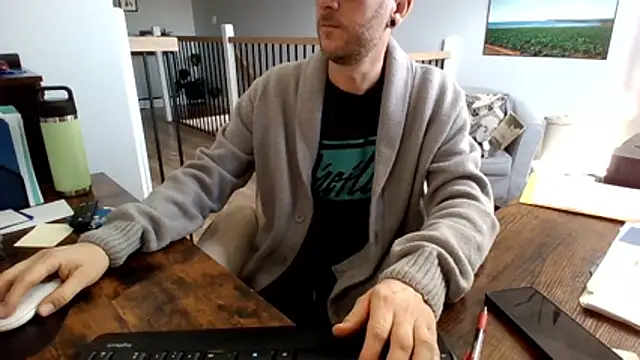 Bigdicktrav902 online show from April 22, 2026, 1:23 pm