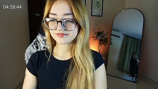 Snapshot of SweetJennaa chatting on June 18, 2026, 1:50 am SweetJennaa online show from June 18, 2026, 1:50 am