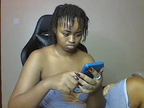 Candii wet  online show from February 8, 2026, 4:32 pm