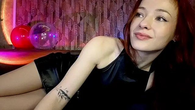 Snapshot of MiaRouge chatting on February 18, 2026, 5:14 am MiaRouge online show from February 18, 2026, 5:14 am