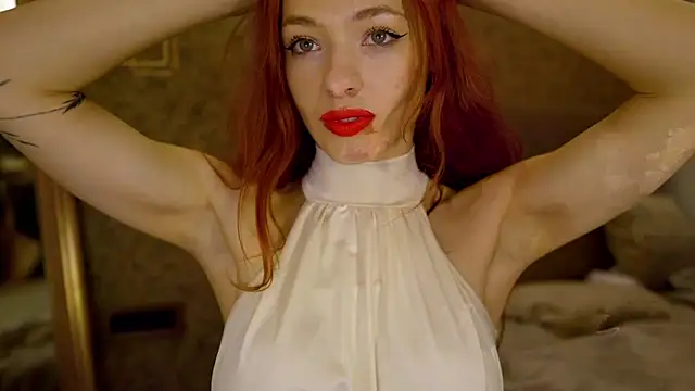 MiaRouge online show from May 15, 2026, 11:45 pm