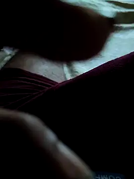 PRIYANHUxh online show from April 23, 2026, 1:35 pm