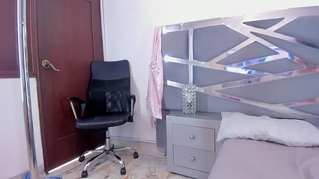 DashaFoxxx online show from January 15, 2025, 6:29 pm