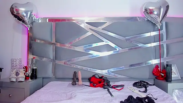 DashaFoxxx online show from February 19, 2025, 12:33 pm