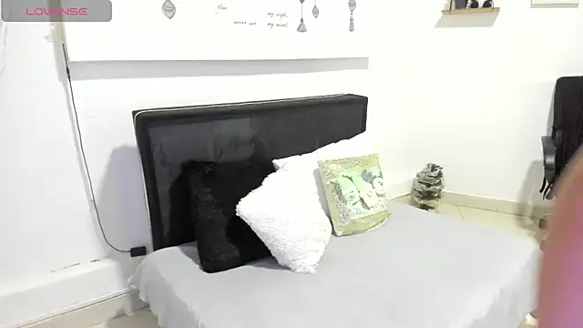 mia cooper 24 online show from December 17, 2024, 7:48 pm