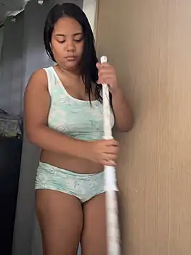 Shelmii online show from June 25, 2026, 9:19 pm