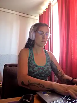 Snapshot of Afrania chatting on February 16, 2026, 8:16 pm Afrania online show from February 16, 2026, 8:16 pm