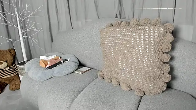 Chinhh9-9 online show from February 25, 2026, 5:50 am