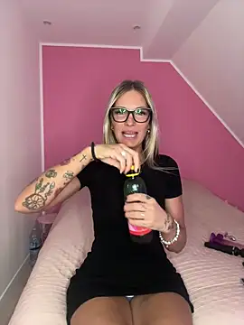 Lydie off online show from February 12, 2025, 12:01 pm