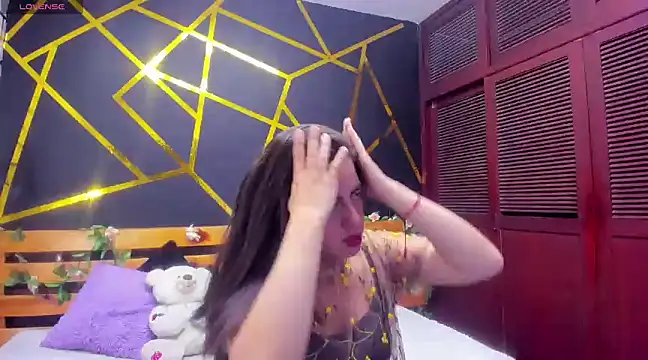 kathina giraldo online show from December 27, 2024, 1:18 pm