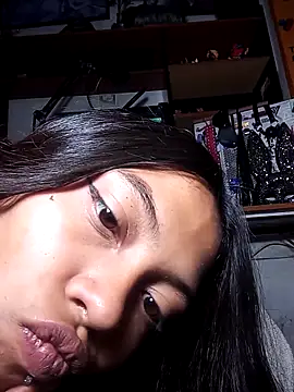 Lunita 5 online show from February 7, 2026, 8:01 pm