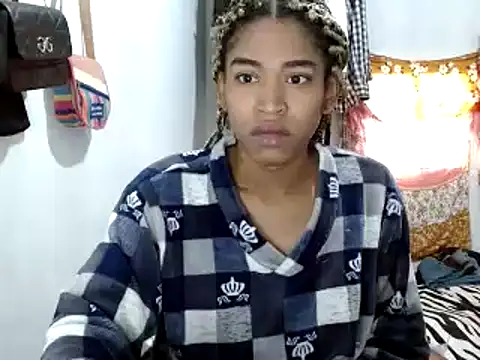 miriam775 online show from January 22, 2025, 12:17 pm