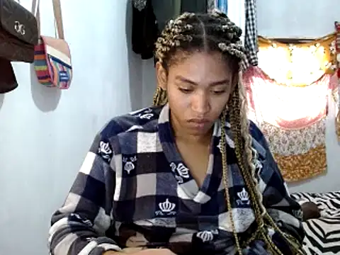 miriam775 online show from February 5, 2025, 3:31 pm