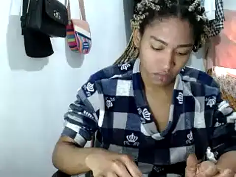 miriam775 online show from February 9, 2025, 4:18 pm