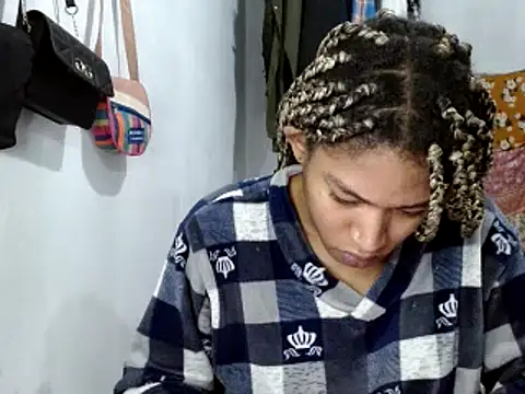 miriam775 online show from February 26, 2025, 10:36 am