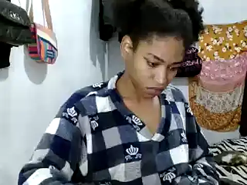 miriam775 online show from March 13, 2025, 11:19 am