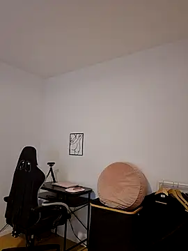 Jujuicy 97 online show from February 10, 2026, 9:02 am