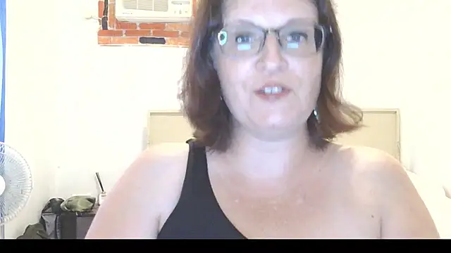 CrimsonMistress online show from March 1, 2026, 10:45 pm